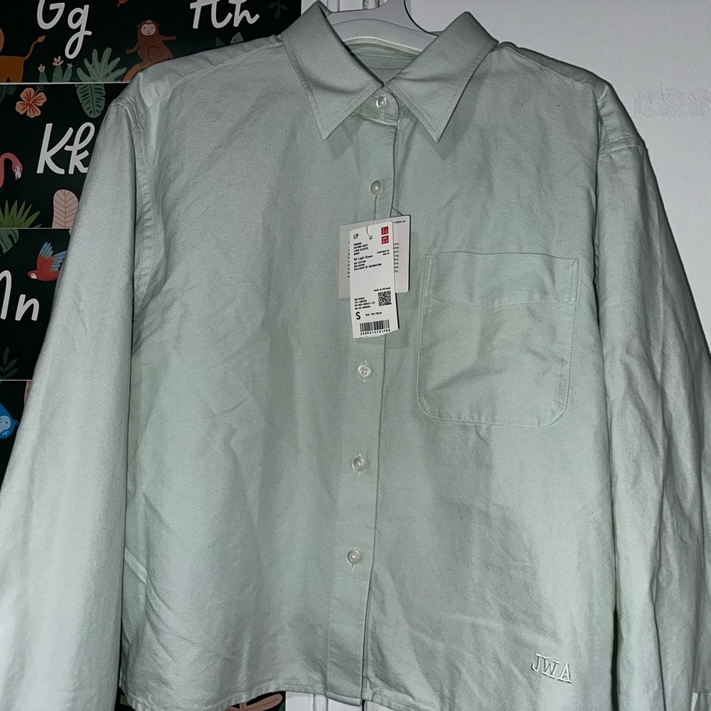 JWA - Uniqlo Boxy Button Up - Picture 4 of 10